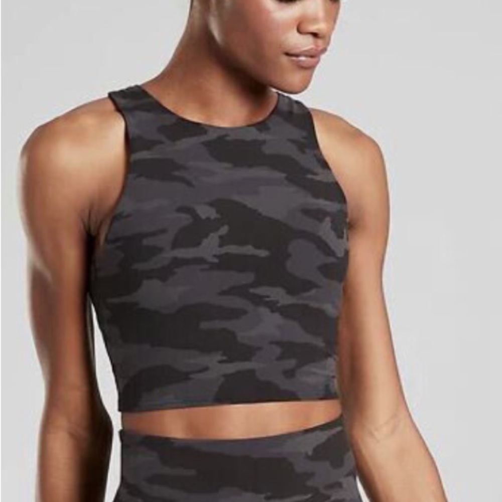 Athleta Women's Conscious Crop top Black Camo size small